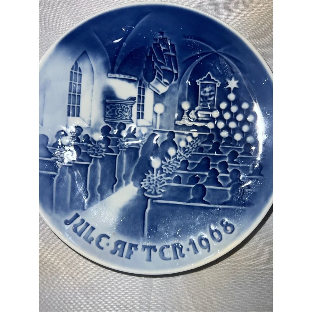 VINTAGE BING & GRONDAHL 1968 JULE AFTER CHRISTMAS PLATE CHRISTMAS IN CHURCH EUC‎
